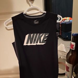 Boys Nike muscle shirt Size - L